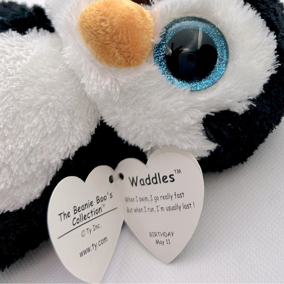 Ty Beanie Boos Collection RETIRED Waddles the Black Penguin Plush - Picture 2 of 6